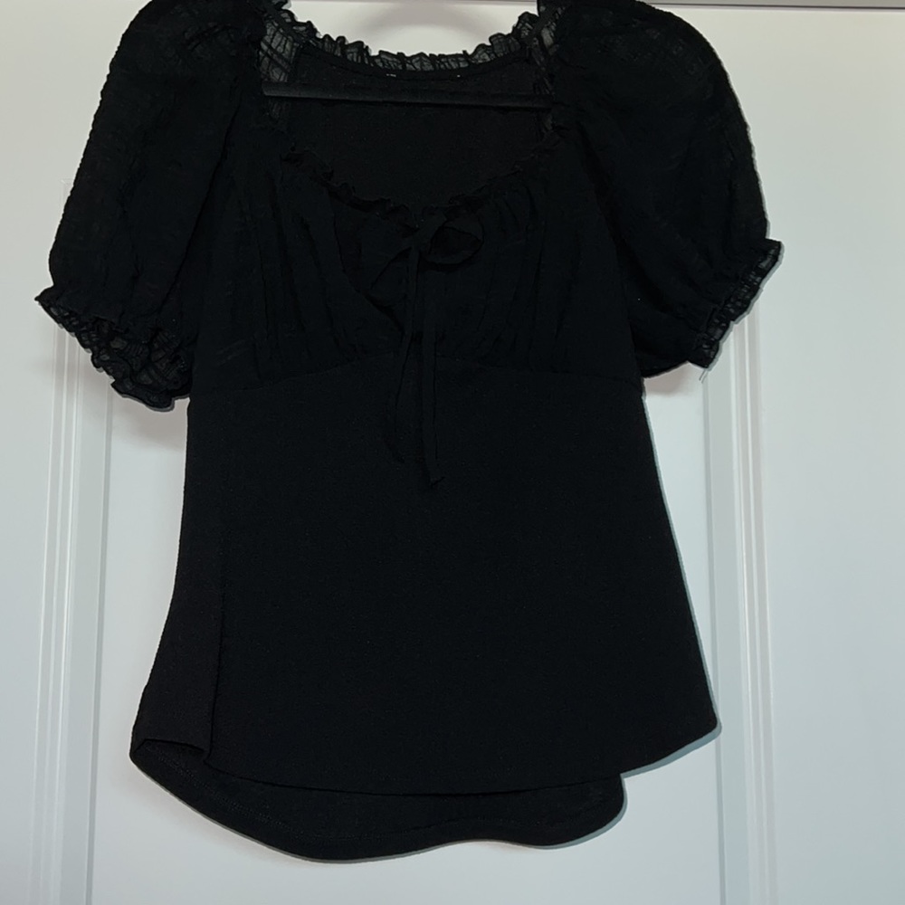 Black short sleeve shirt